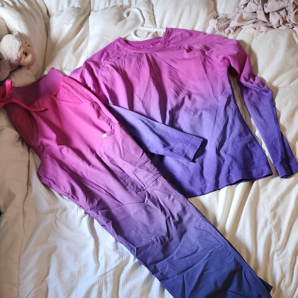 FIGS Ombre Sunset Scrub Set Large